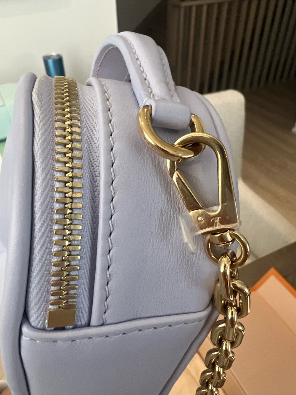 Louis Vuitton Light Lavender Heart-Shaped Mini Bag with Gold Chain - Picture 3 of 5